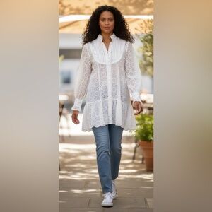 AOFUR white eyelet lace blouse size large, NWT